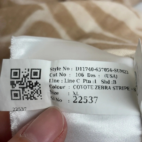 NWT OLD NAVY DOLMAN SLEEVE BLOUSE - SZ. XL Zebra Cropped Button Up Tan - Picture 4 of 8